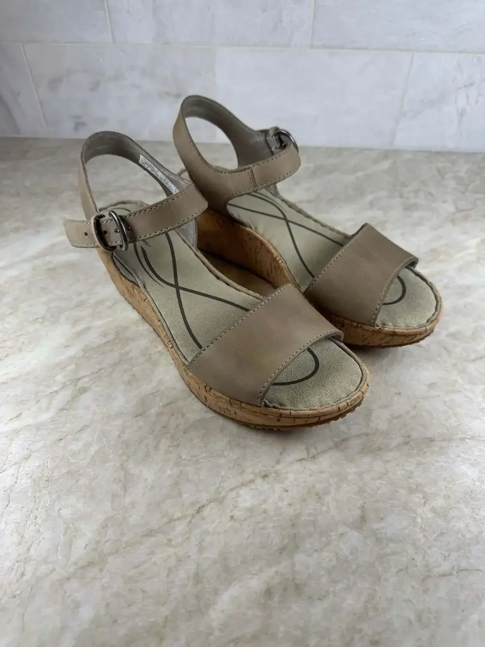 Eddie Bauer Kara Cork Wedge Sandals Taupe Leather Ankle Strap Women 6.5